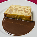 Flan de poire, sauce chocolat